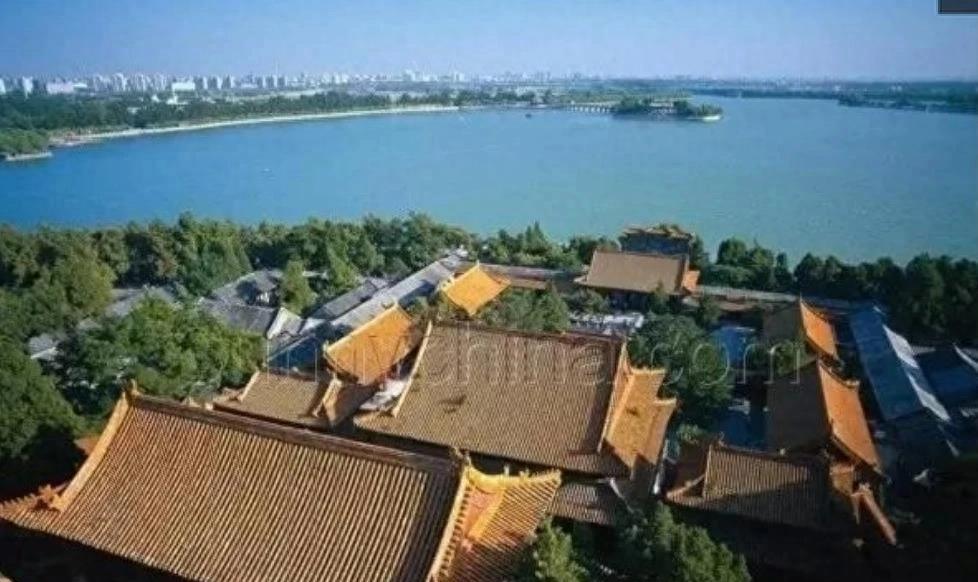 从一片湖泊到中国政治的心脏，中南海有着怎样的历史沉浮？