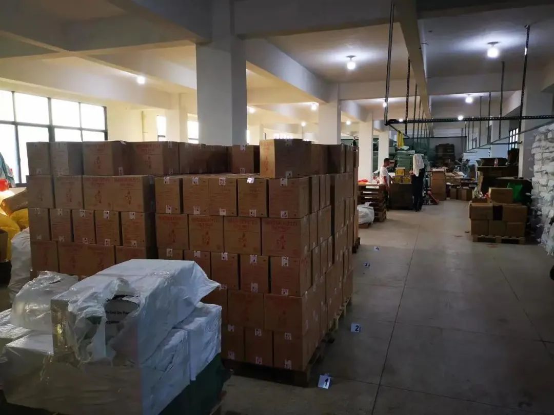 警方侦破一起特大假冒注册商标案,假冒注册商标涉案金额170万判几年