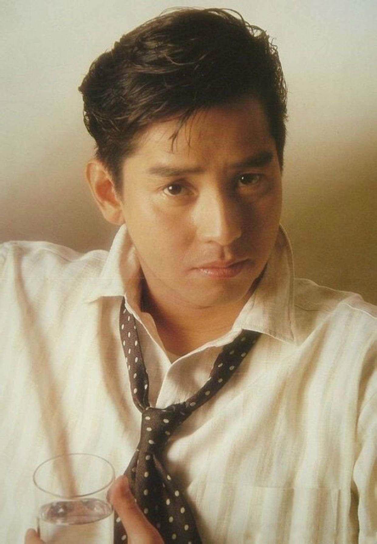 谭咏麟73岁为什么不显老,谭咏麟今年有多大年龄了