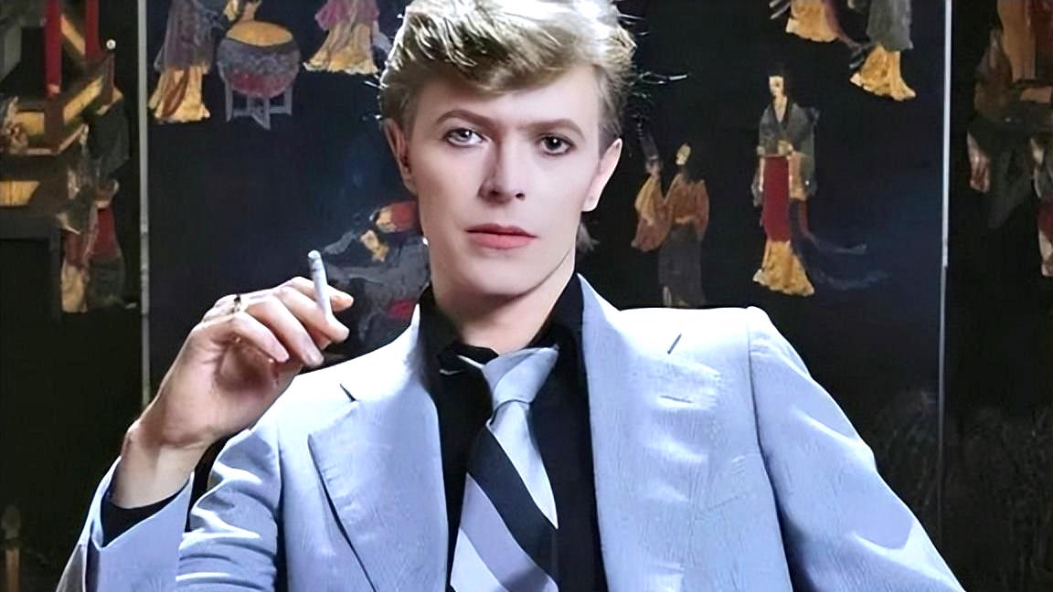 大卫鲍伊时尚风格,大卫鲍伊颜值巅峰