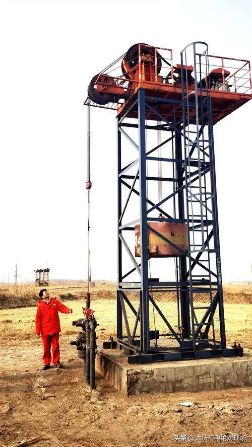 油梁式抽油机操作,塔架式数控抽油机