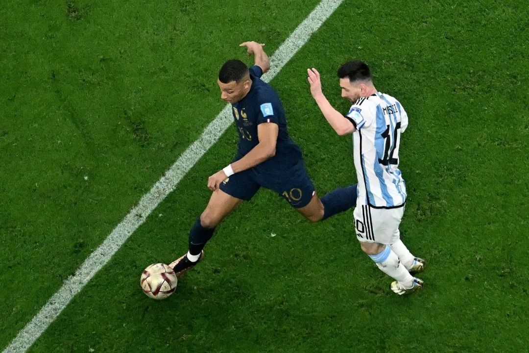 阿根廷夺冠后梅西演讲,梅西晒捧杯照片庆祝阿根廷夺冠