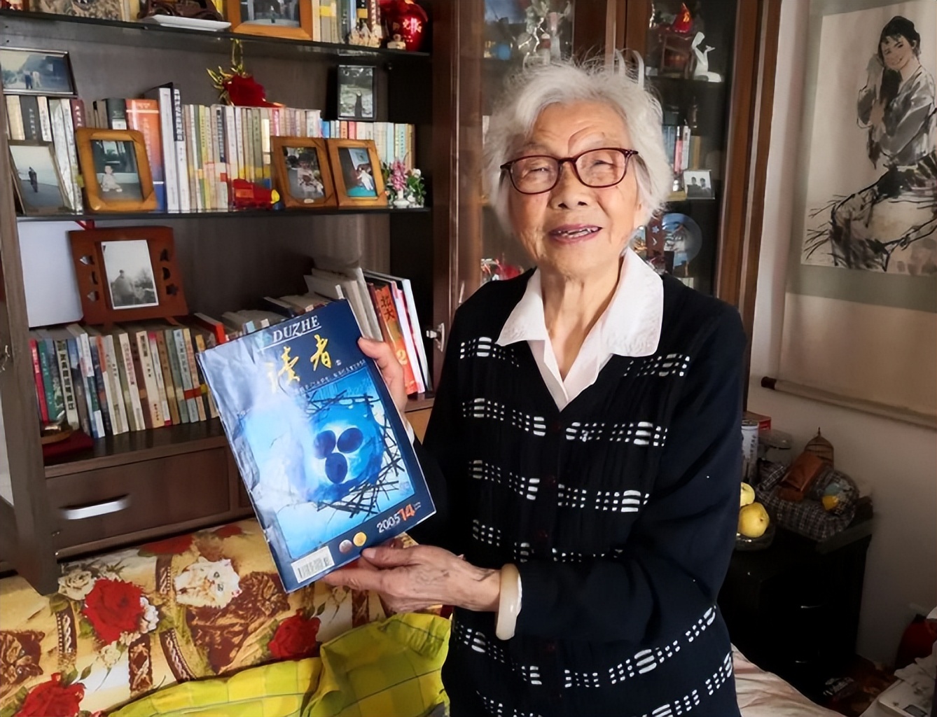 1956年女大学生错过烈士陵园开放时间，哭求大爷：让我进去见见他