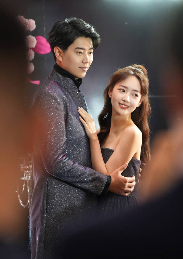 秦牛正威公开恋情后首现身,秦牛正威孔语浩官宣订婚什么时候