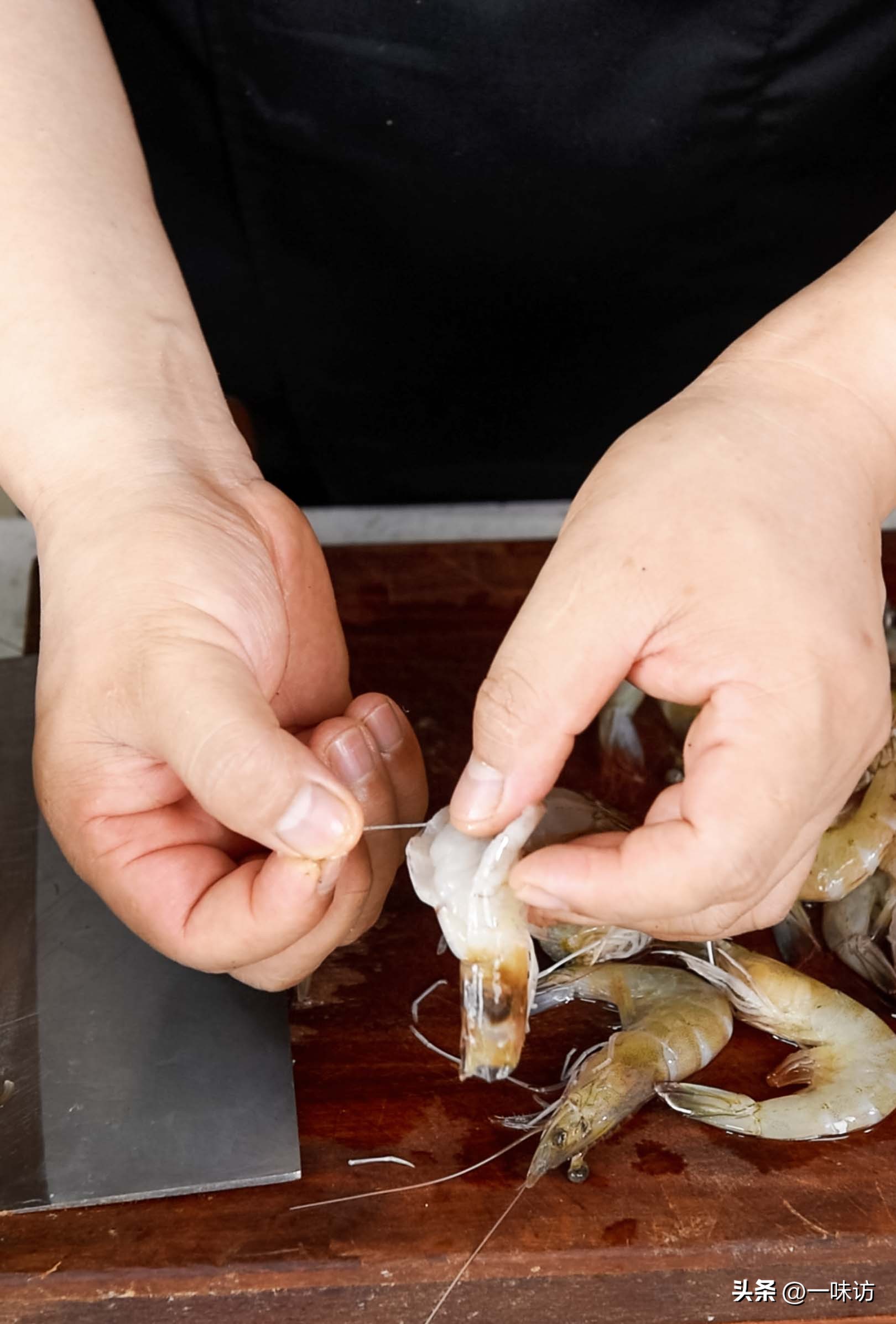 家常干锅虾简单做法非油炸不辣,水煮后的虾怎么做干锅虾