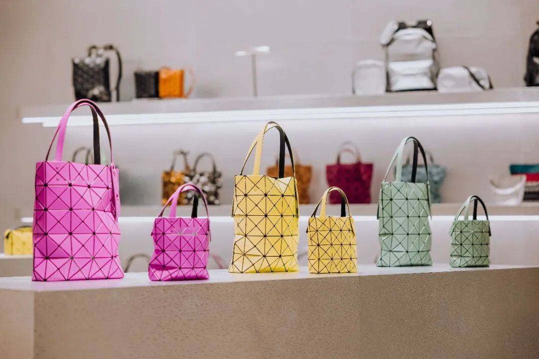 2023三宅一生包包哪款值得买,三宅一生水桶包2021