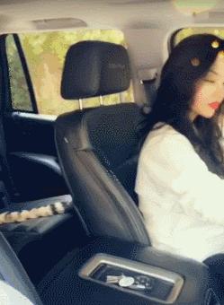 网红富婆租车拍视频装有钱人,养豹的富婆