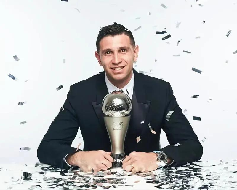 马丁内斯的坎坷经历,马丁内斯一路怎么走过来的