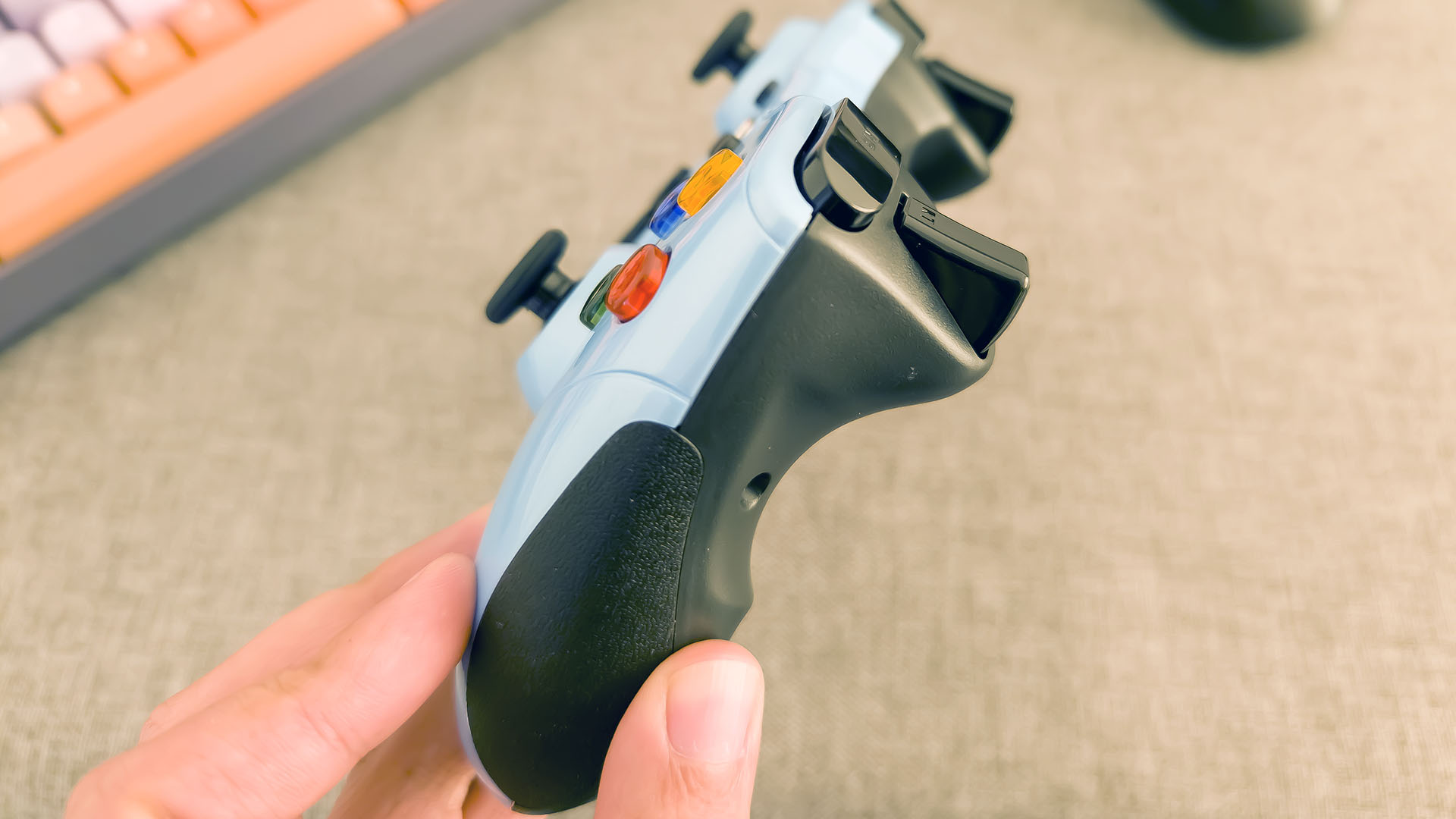 雷柏v600s手柄怎么玩,雷柏v600s是蓝牙手柄吗