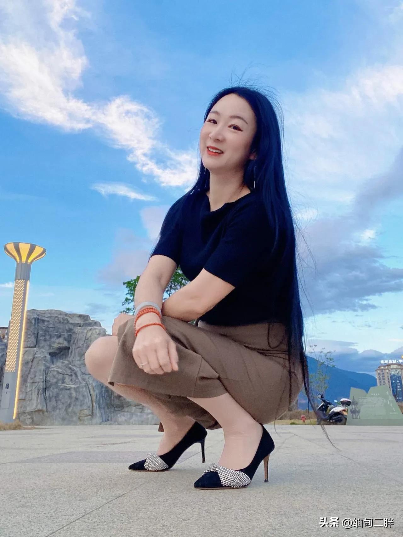 男生应该怎么追女孩子，哪几个欲擒故纵的方法，让女生自己靠近你