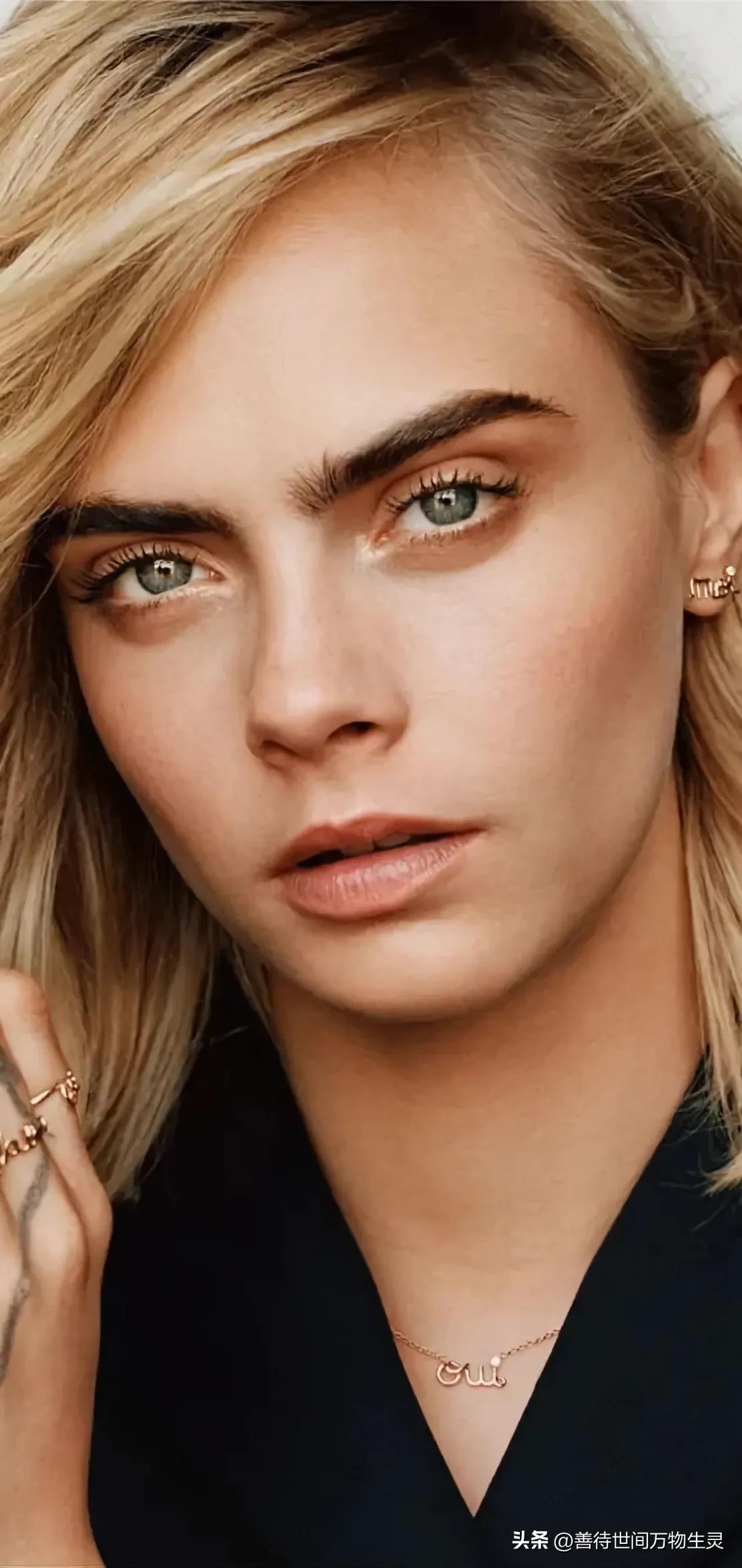 英国超模卡拉迪瓦伊,英国超模卡拉迪瓦伊海边