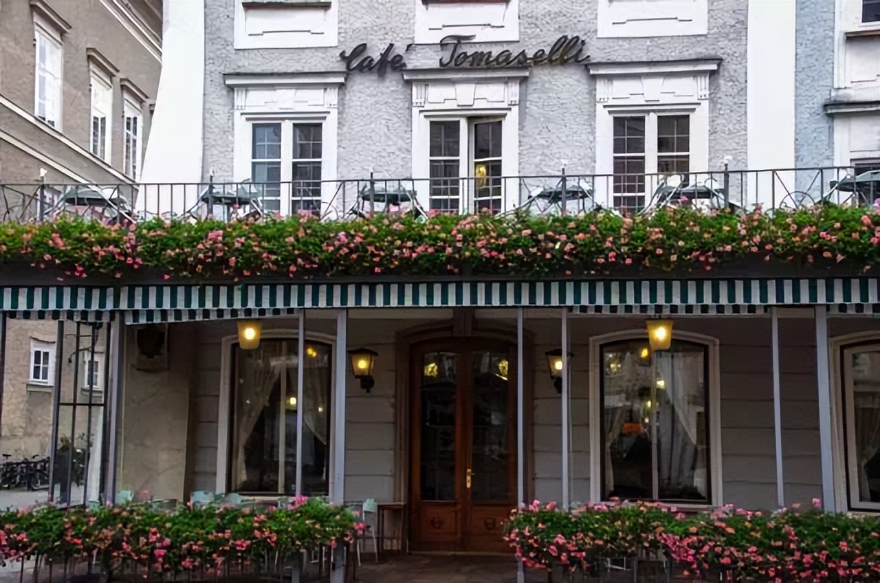 17-18世纪英国咖啡馆的特点及影响,简析英国咖啡馆的特点