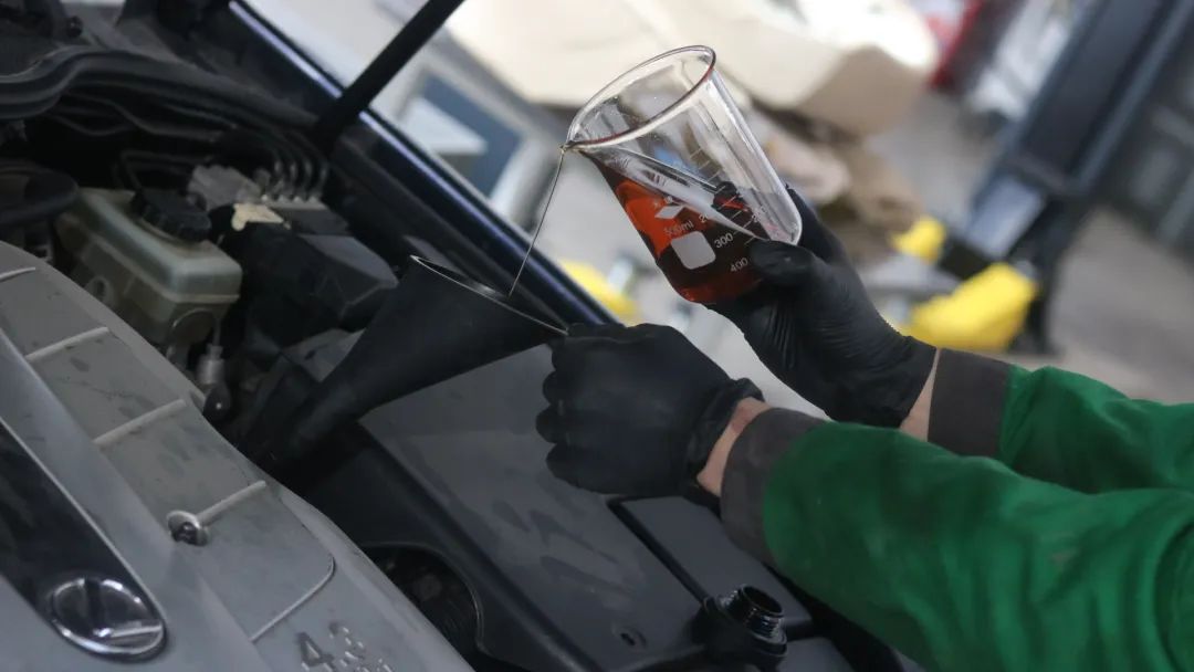 雷克萨斯ls430翻新修复,雷克萨斯ls430老车翻新作业