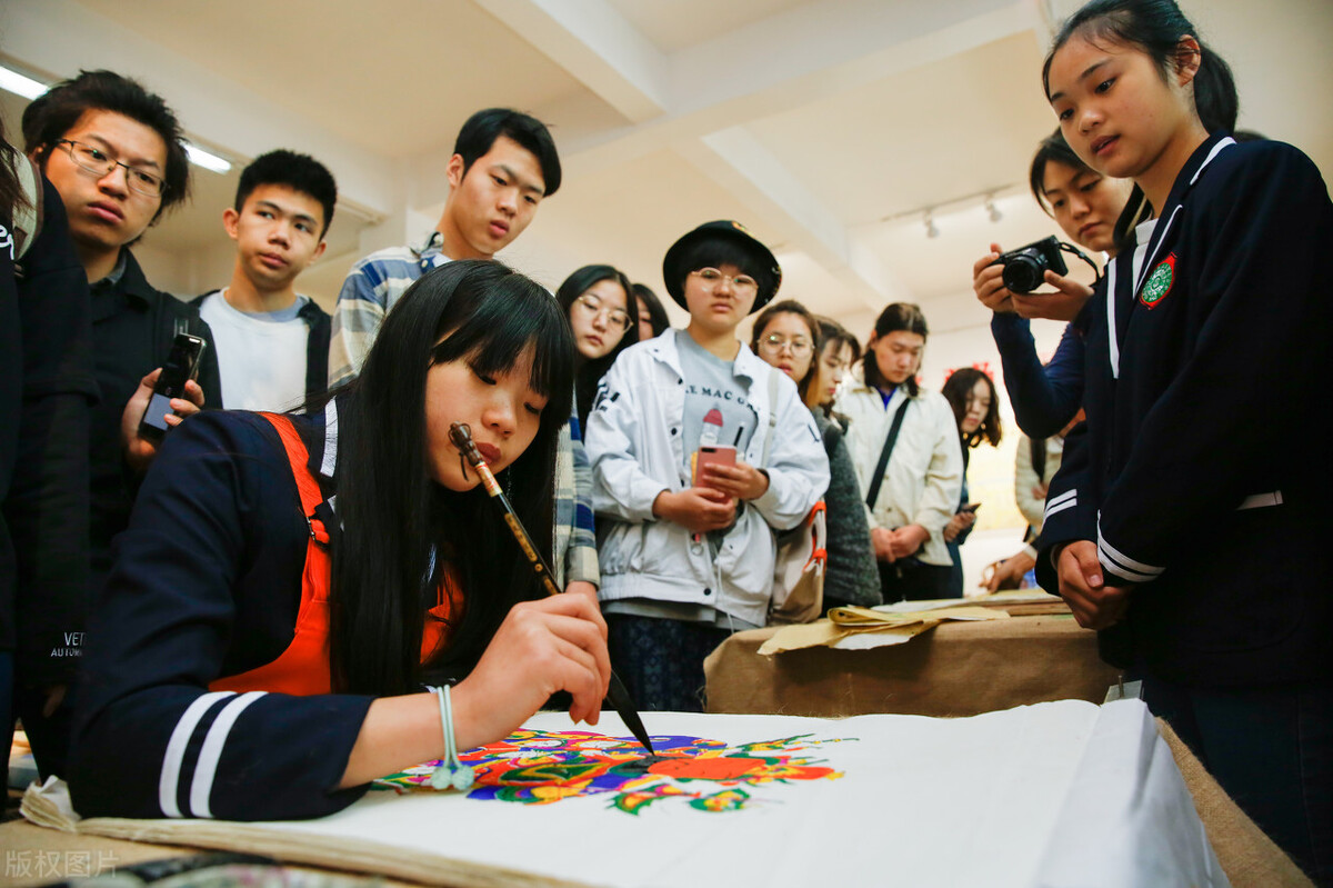 读职业高中真的没有前途吗,职高学校当老师有前途吗