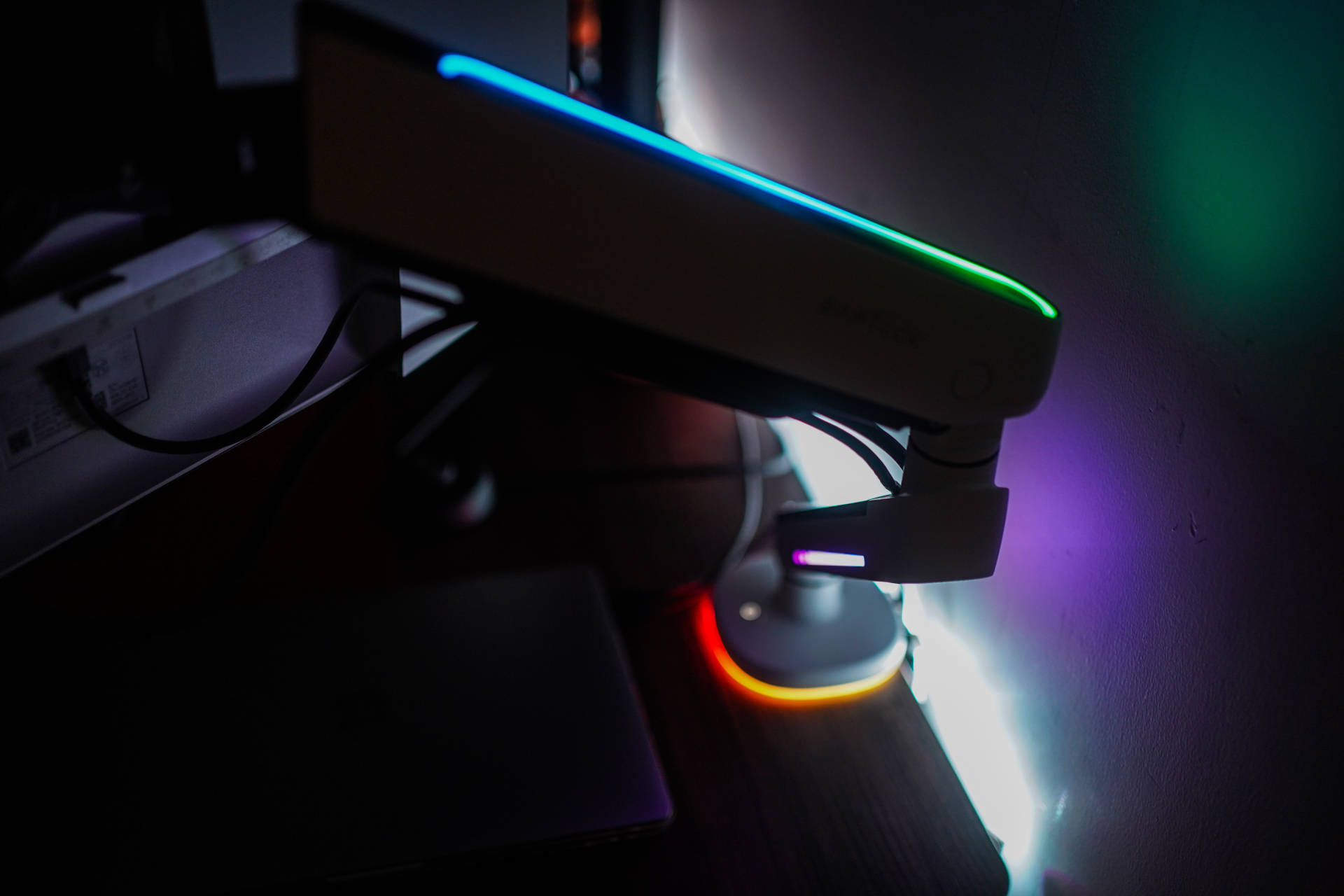 白天生产力晚上爱奇艺，八千字教你打造一键切换主题桌面