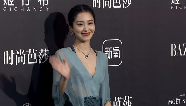 “一丝不挂”还不害臊，娱乐圈为艺术献身的“流氓真相”藏不住了