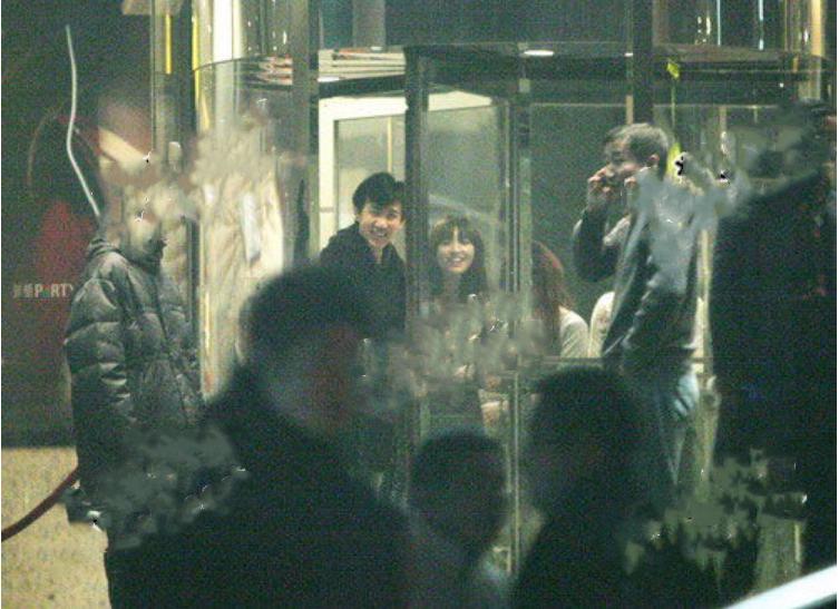 金莎：从“萌甜小妹”成“绯闻女王”，她是怎么一步步走到今天的