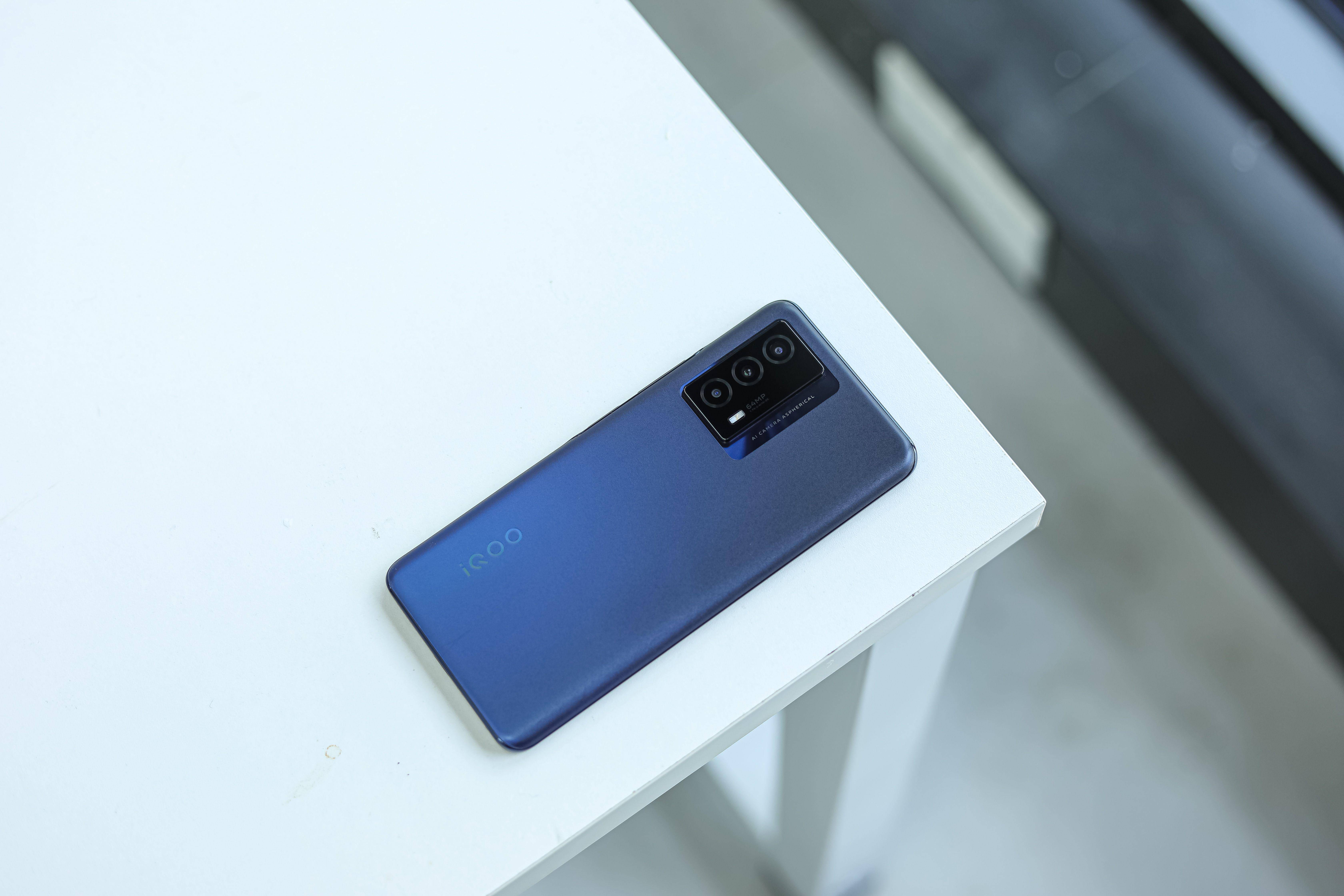 7800毫安护眼屏幕,120hz超视网膜护眼屏