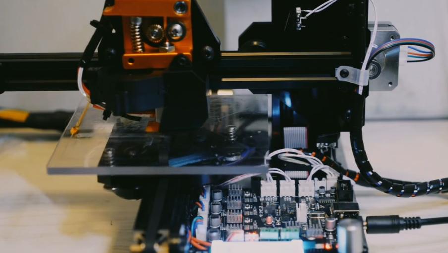 千元级别，KOKONI3D打印机体验，拿回家1小时，给自己做了台高达