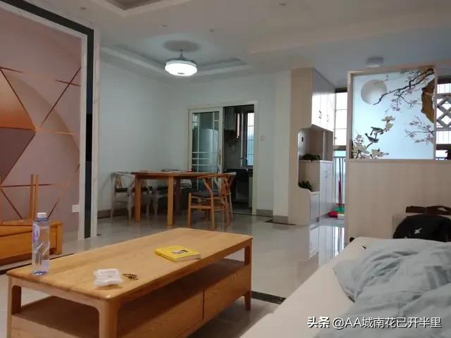 老公先斩后奏花2000多买了这丑不拉几的桌子,我真的好想扔了……