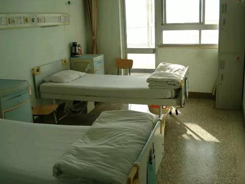 手术后纱布在体内遗留了10天！如果是你，怎么处理？