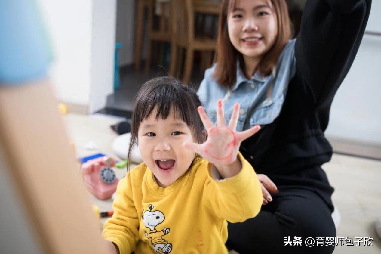 怎样做手势可以使宝宝聪明,提升宝宝语言能力的精细动作