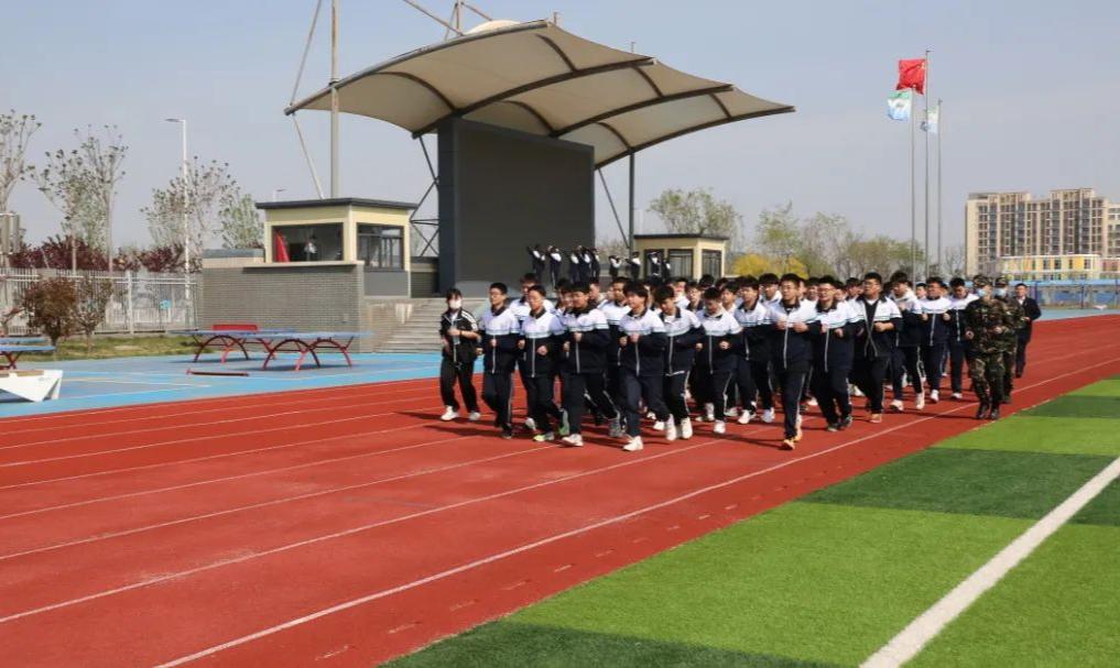 潍坊初三封闭式学校有哪些,初三家长必须了解的网站