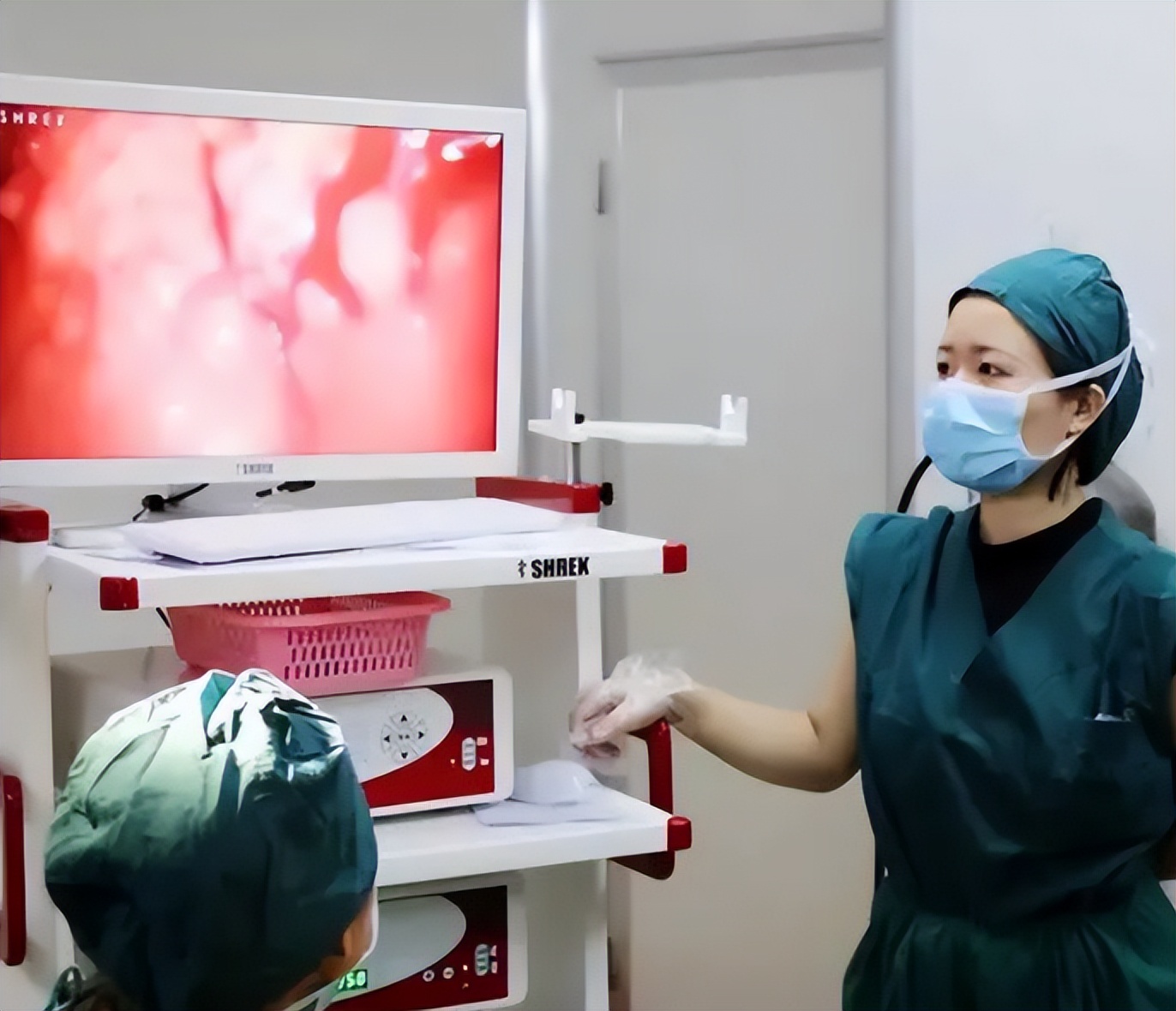 女性阴道有白色泡沫排出来，是咋回事？暗示了什么？医生给出答案