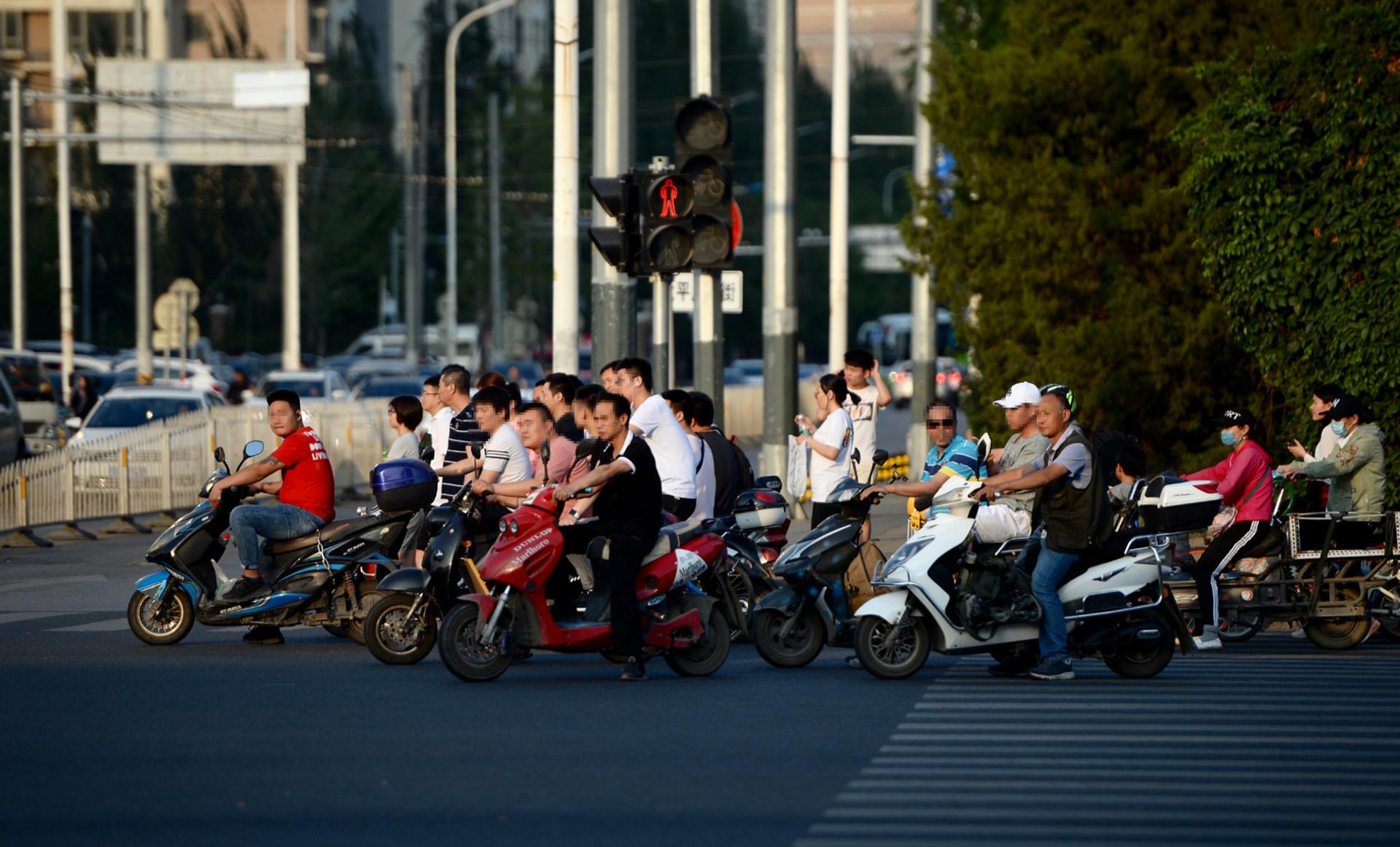​200多人抢一个号？北京人买车堪比“中彩票”