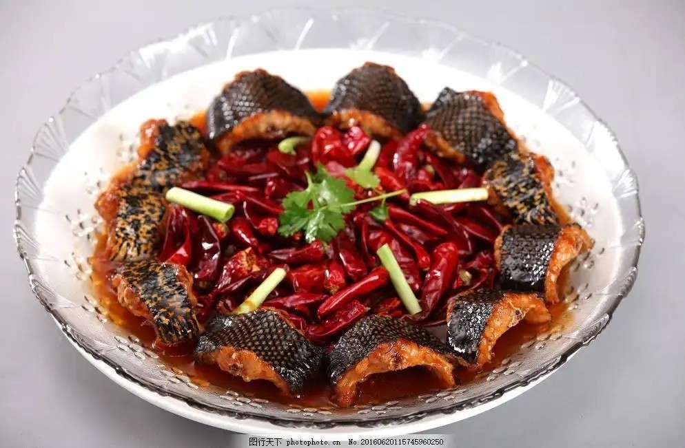 我国湖南的“争议很大”的5大美食，当地人吃不腻，外地人冒冷汗