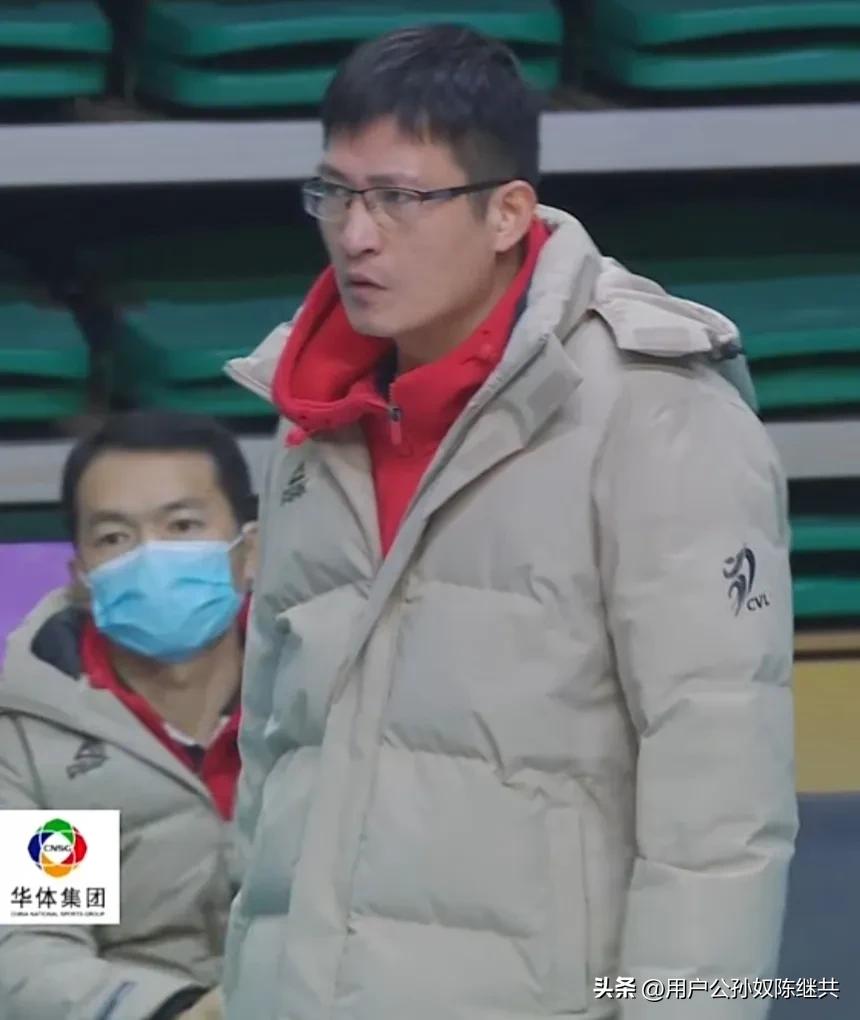 福建女排沈泽教练,福建女排教练沈泽照片