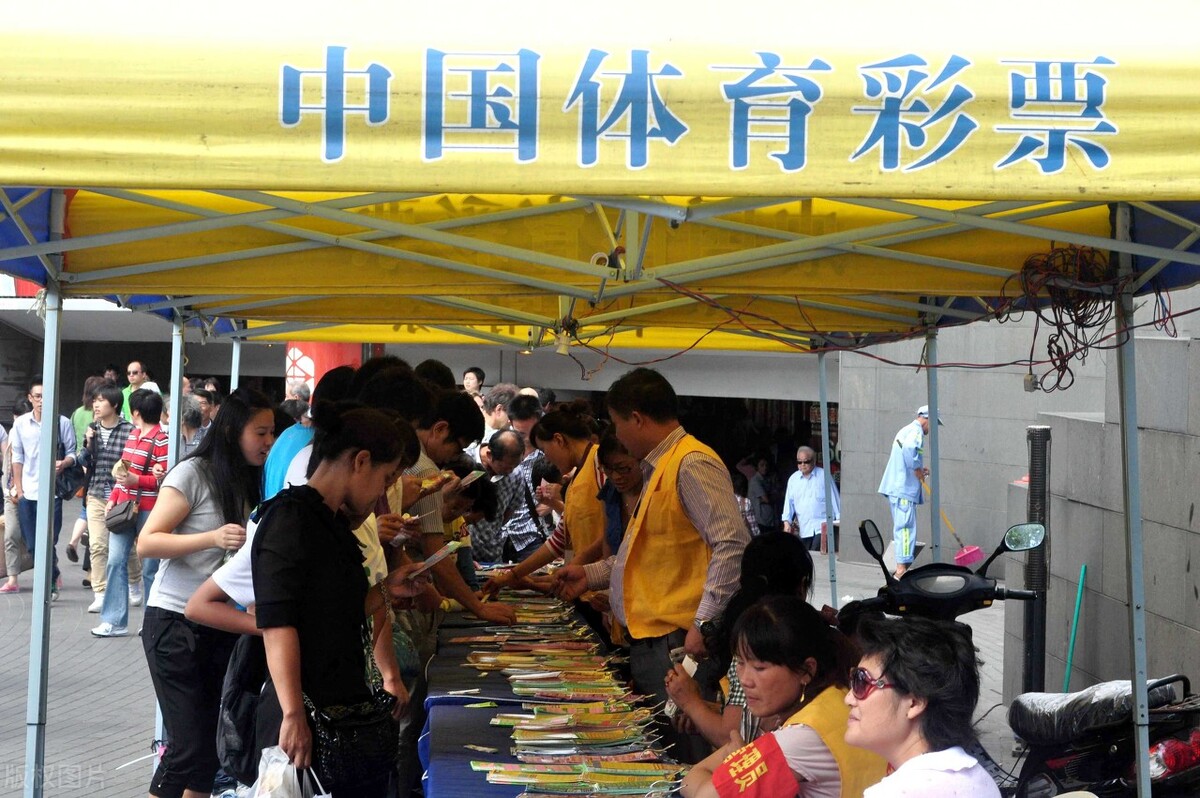 如果中的彩票500万领奖有风险吗,买彩票中了500万是怎么领取钱