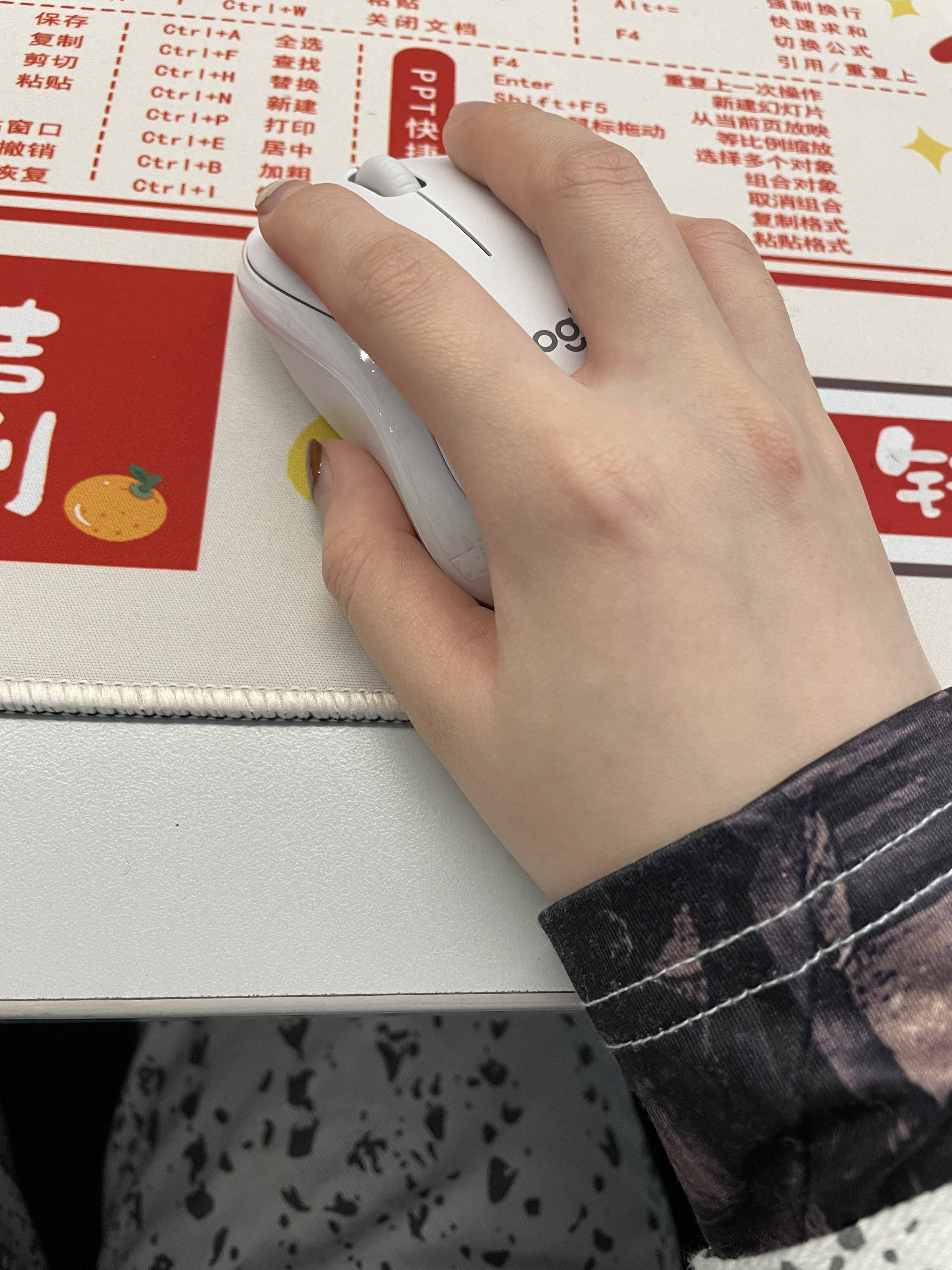 罗技鼠标m221评测,罗技鼠标m221怎么连蓝牙