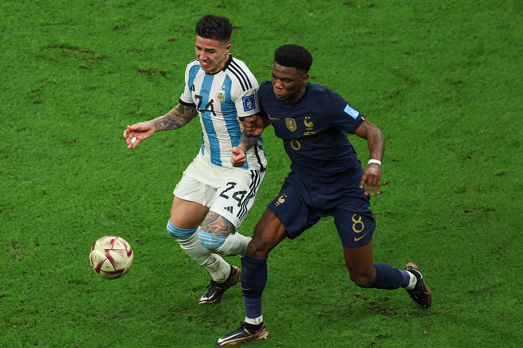 恩佐与梅西欧冠对决结果,梅西对阿尔瓦雷斯和恩佐非常满意