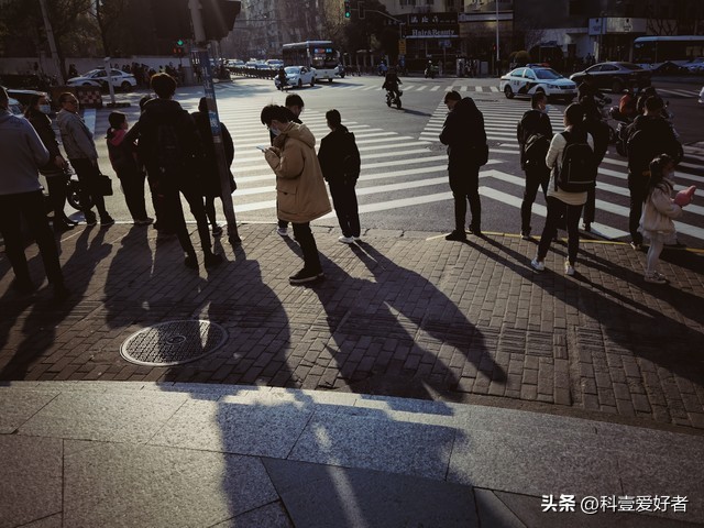 独处不寂寞吗,独处是不打扰别人的最好方式