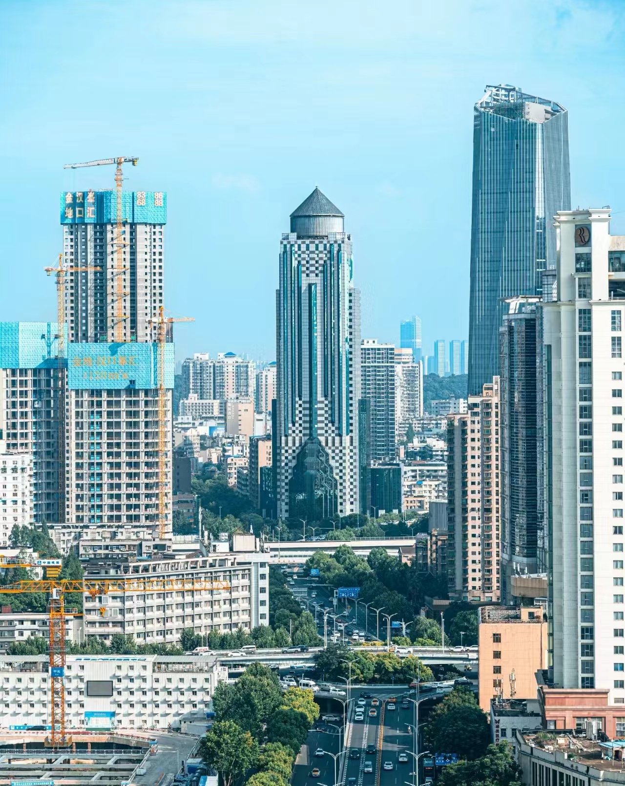 合肥城建水平与一线城市差距大，不如长沙郑州，对标武汉还很遥远