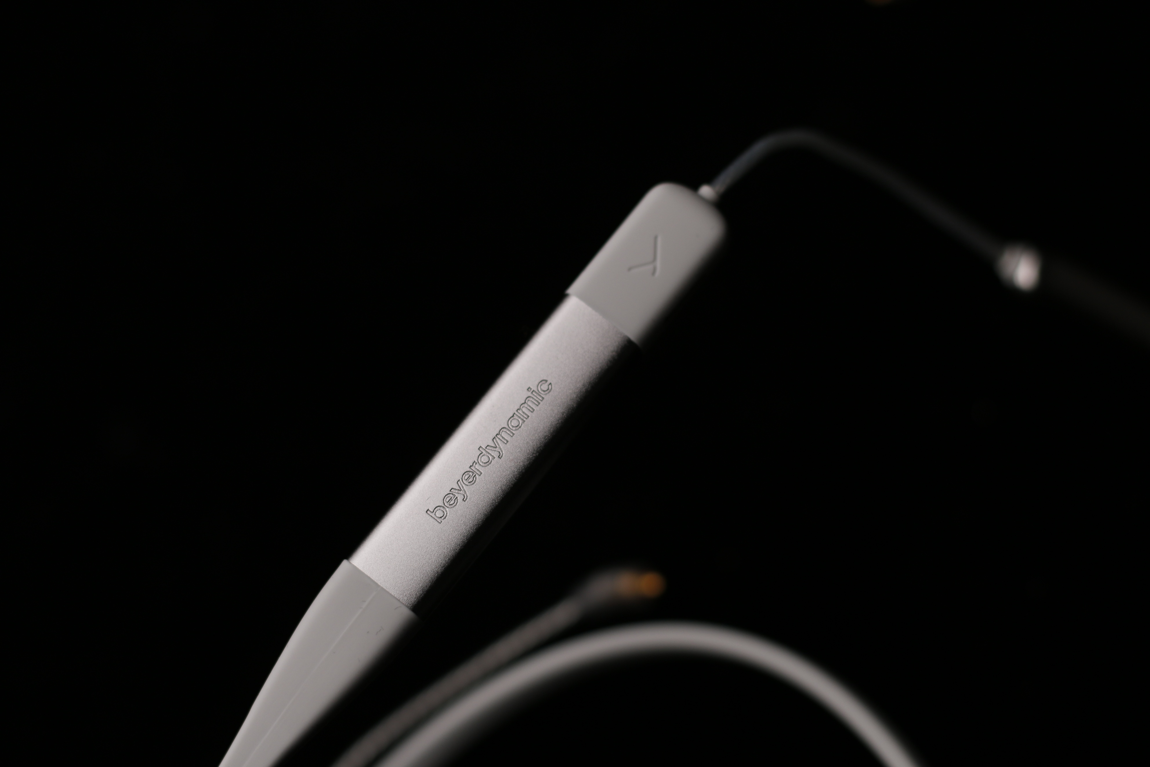 拜亚榭兰图二代耳机线,拜亚榭兰图二代和一代对比