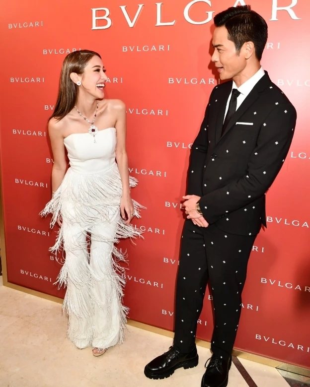 男表女戴推荐万国,男表女戴爱彼