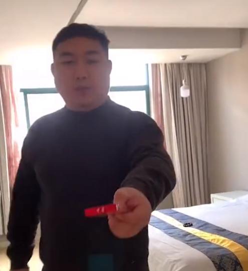 男子让外卖小哥买胃药结算方式,外卖员帮小哥买胃药原视频