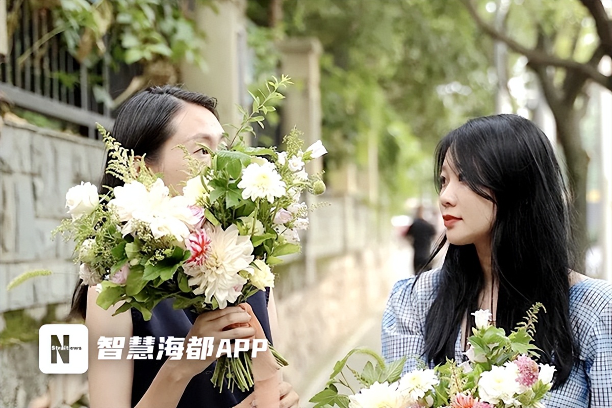 又酷又野！福州两个小姐姐专卖“奇花异卉”