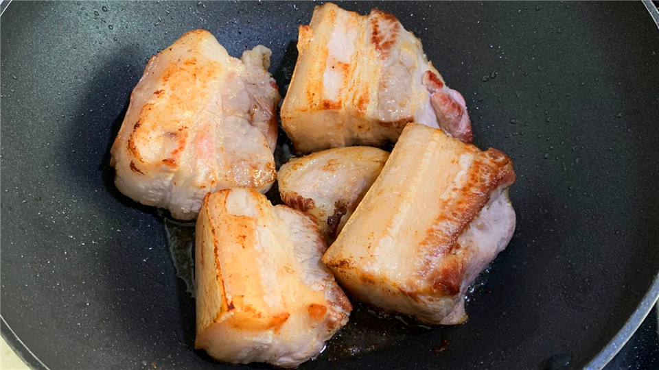 冬季，吃萝卜白菜不如吃它，营养极高，正当季，晒干炖肉吃特香