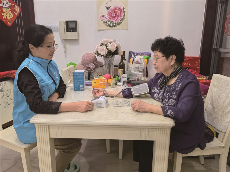 致敬新时代提灯天使,致敬护士提灯天使