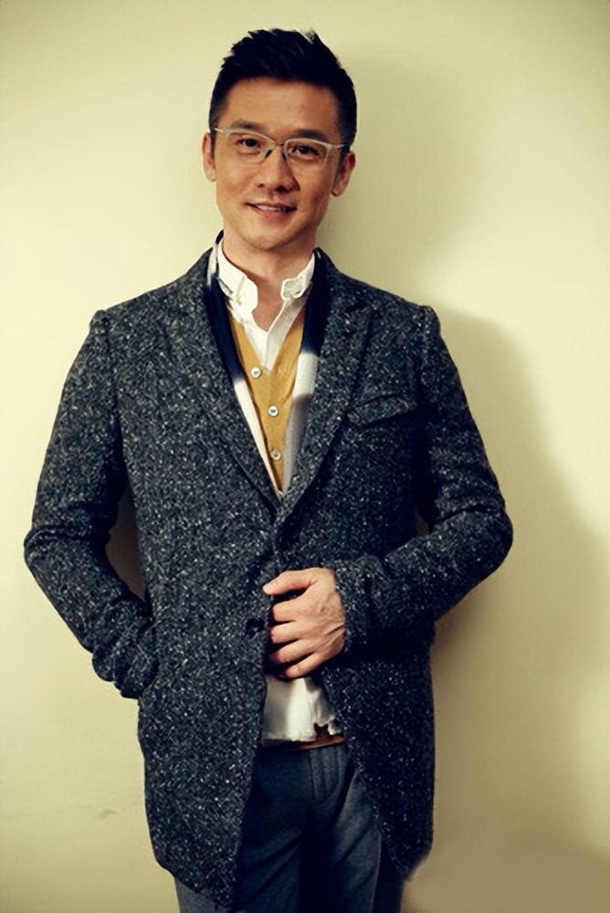 黄志忠和何音离婚后悔吗,黄志忠与何音走进了婚姻