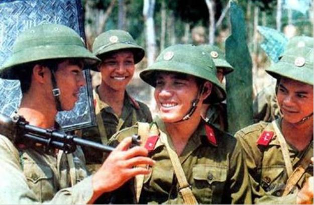 中越战争越军有喷火兵吗,对越自卫反击战喷火兵视频