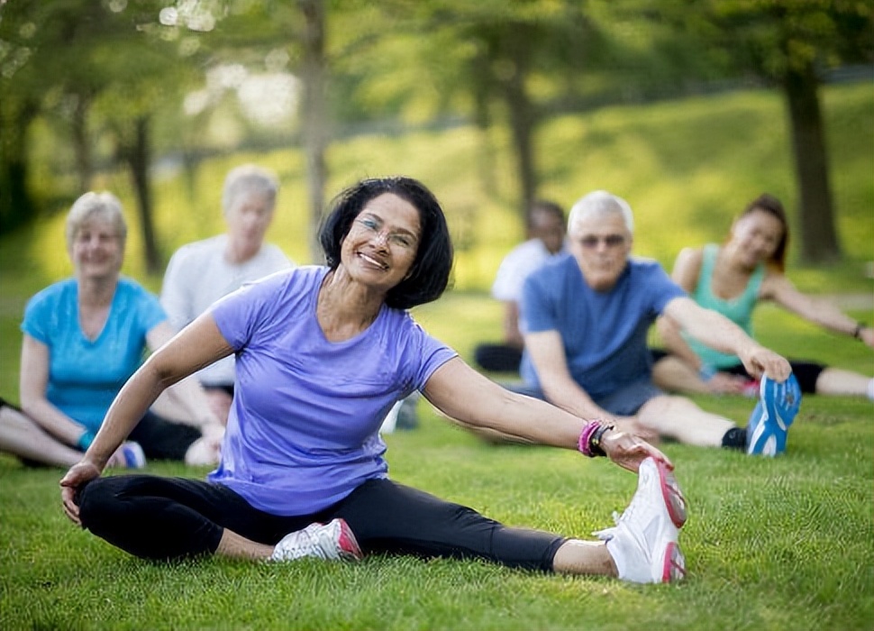 脊椎骨质疏松喝什么钙片好,经常腰腿酸痛吃什么补钙产品