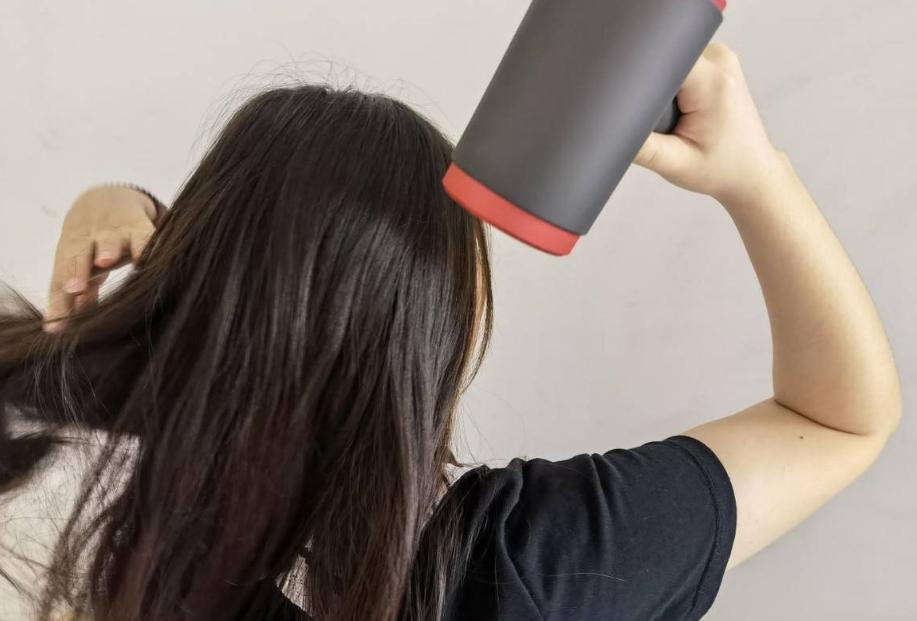 头皮总是长疙瘩或脓包是什么原因,头皮反复长疖肿起脓包