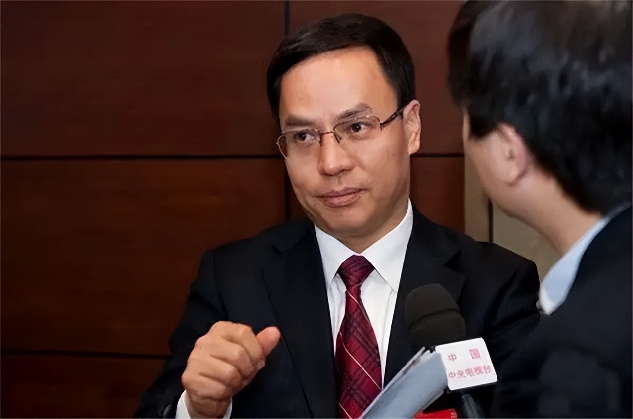 中国首富负债245亿,昔日首富成老赖资产甩卖无人问津