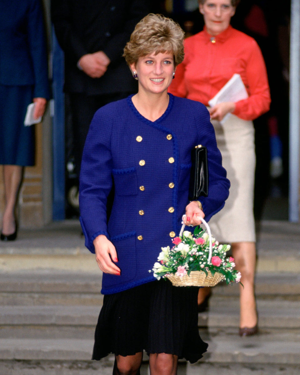 戴安娜王妃香奈儿高定,戴安娜王妃各个时期的时装