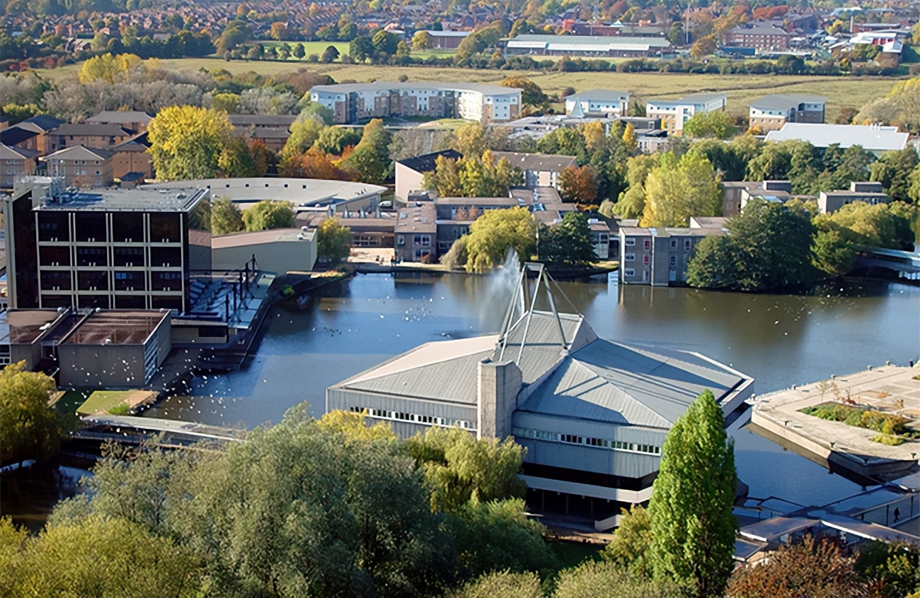 英国约克大学博士留学费用明细,英国约克大学留学一年生活费