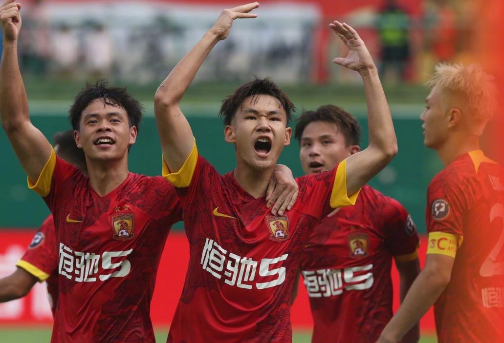 广州队花都首秀,广州队队长凌杰新赛季目标进7-8球